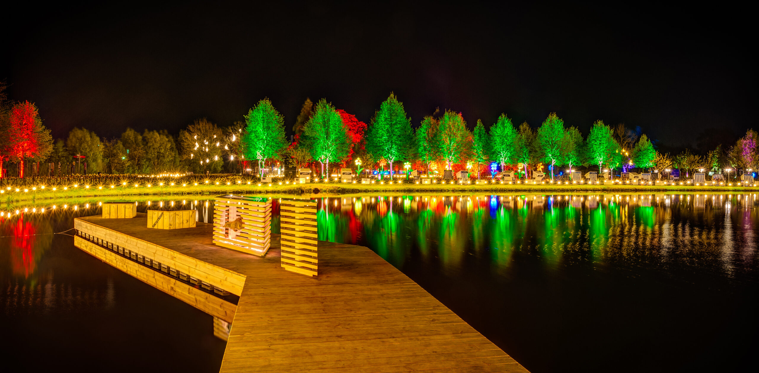 Lichttechnik beim Funkelfest im Stadtpark Papenburg